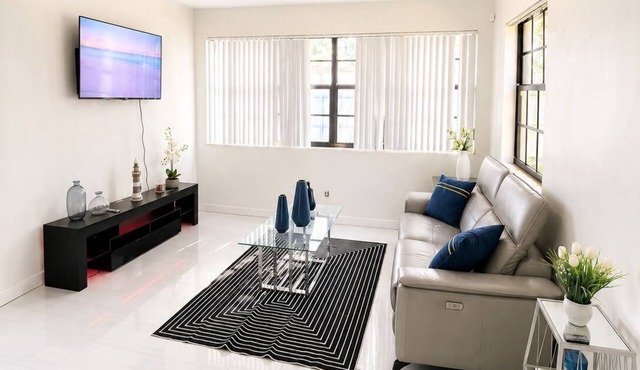 Wonderful 3-bedroom house with AC close to Hard Rock stadium Sports fans