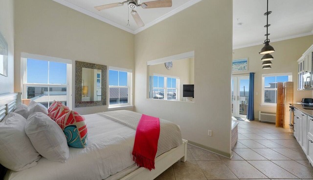 WOW! Water View Corner Unit, Free Wine + Bottled Water Arrival Gift