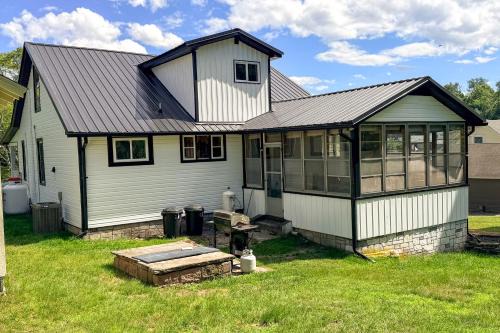 Year-Round Fun on Lake Sheridan! Home w/Patio