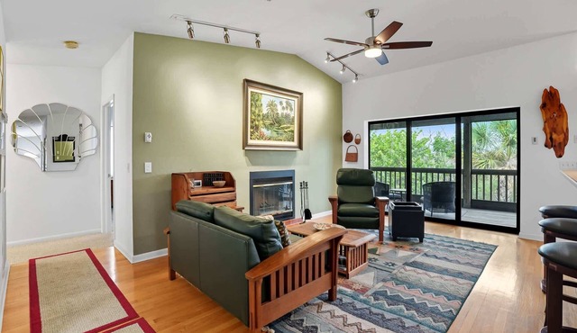 Your Island Oasis Awaits on Sanibel - Near Beach