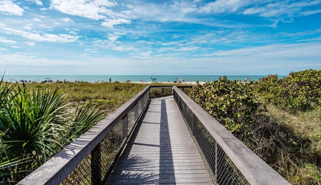 Your slice of Floridian life in an idyllic and protected setting.