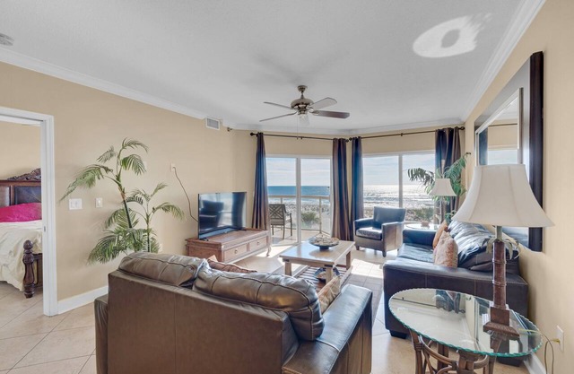 🌅Beachfront! Gulf Front Pools-Hot Tub-Fitness-2BR Emerald Isle 202🌅