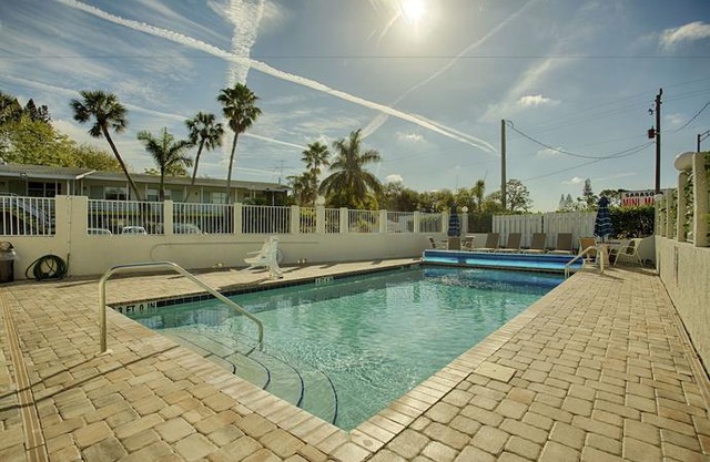 Regency Inn & Suites Sarasota