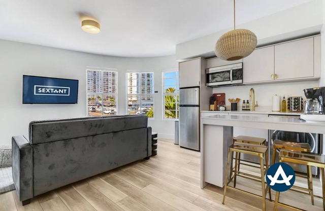 Sextant The Carmela One Block From Beach 1 Bed 1 Bath