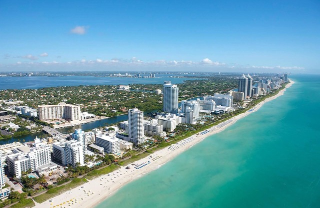 Sextant | The Carmela | One Block From Beach | 1 Bed 1 Bath