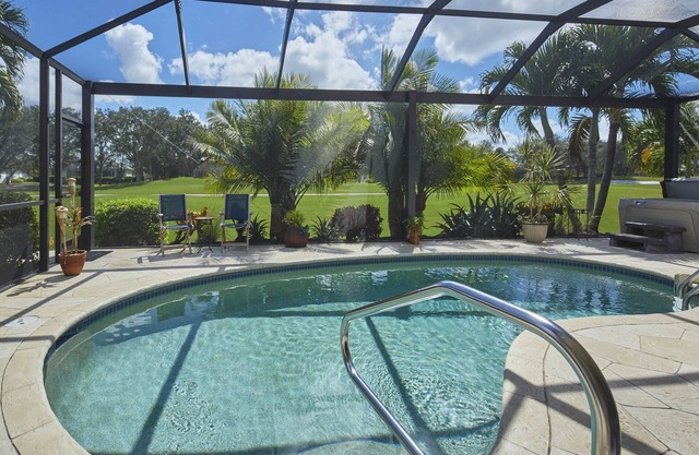 Villa on Golf Course with Heated Saltwater Pool