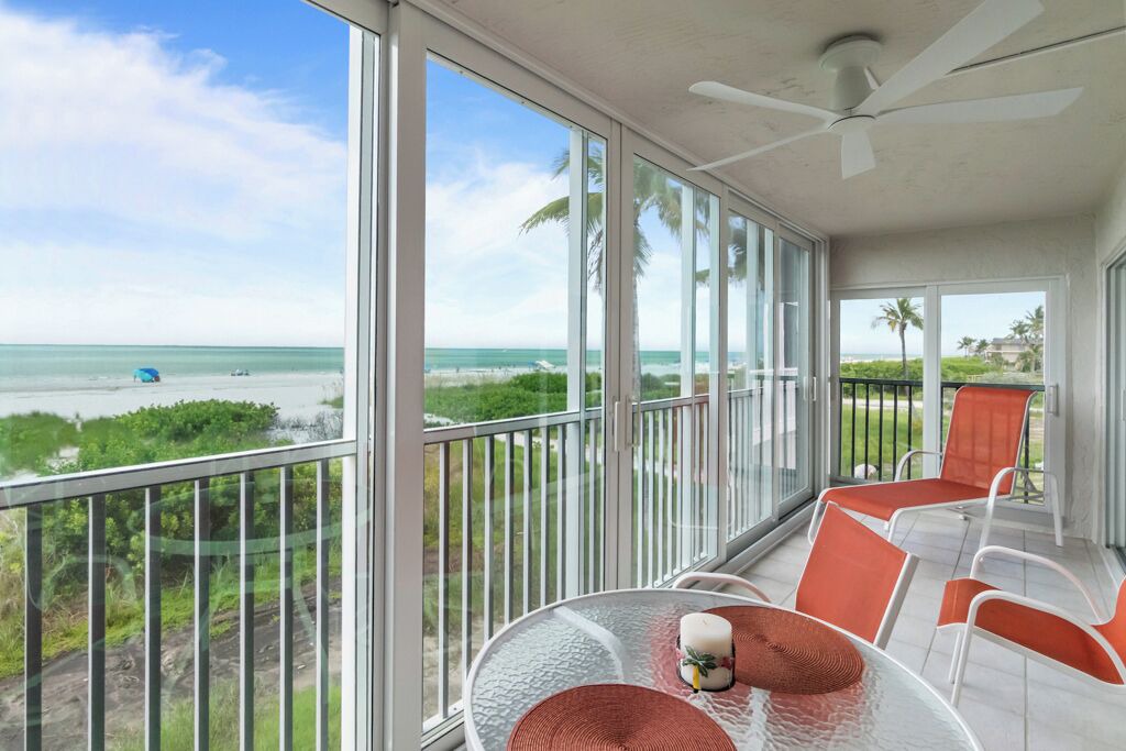 Beachview Country Club Estates Condo | Gulf Front, First Living Level, Two Bedroom Condo - Sanibel Surfside 112