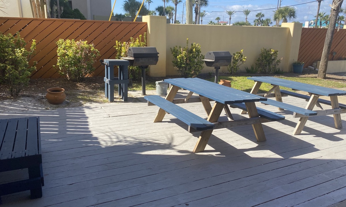 Fort Walton Beach Condo | UPDATED BEACHFRONT LUXURY WITH AMAZING GULF VIEWS! BEACH SERVICE INCLUDED.