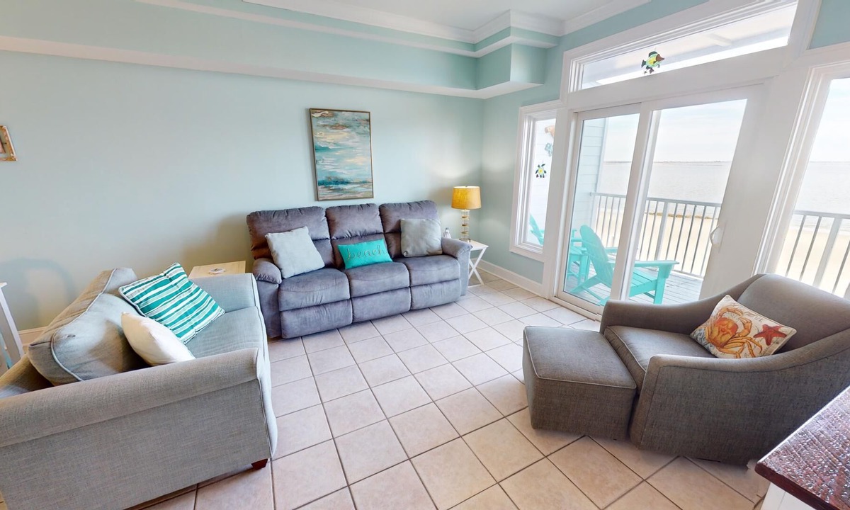 Tybee Island Condo | Beachfront condo w. stunning views + resort amenities.