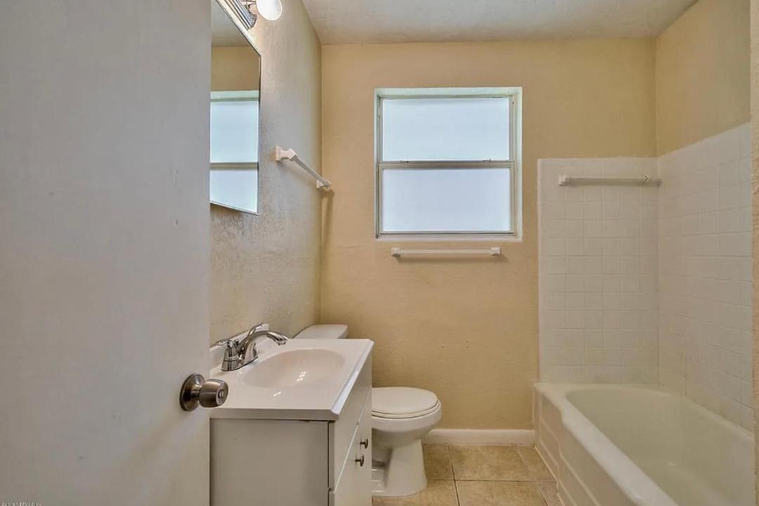 Cedar Hills House | 6515 Bartholf Ave