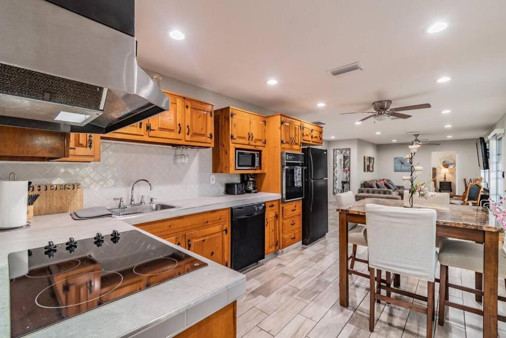 Bay Crest Park House | Cozy Corner Boat Ramp, 5 minutes to Tampa International Airport