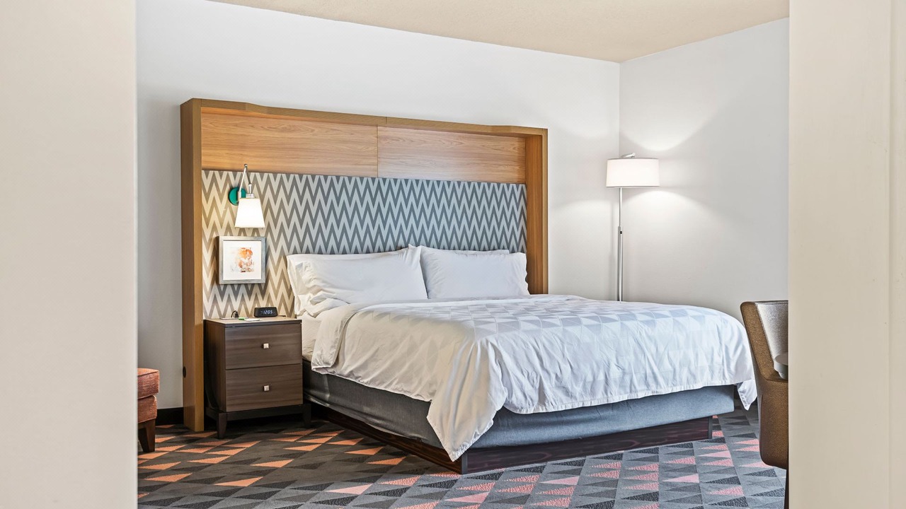 Photo of Bedroom in United Central