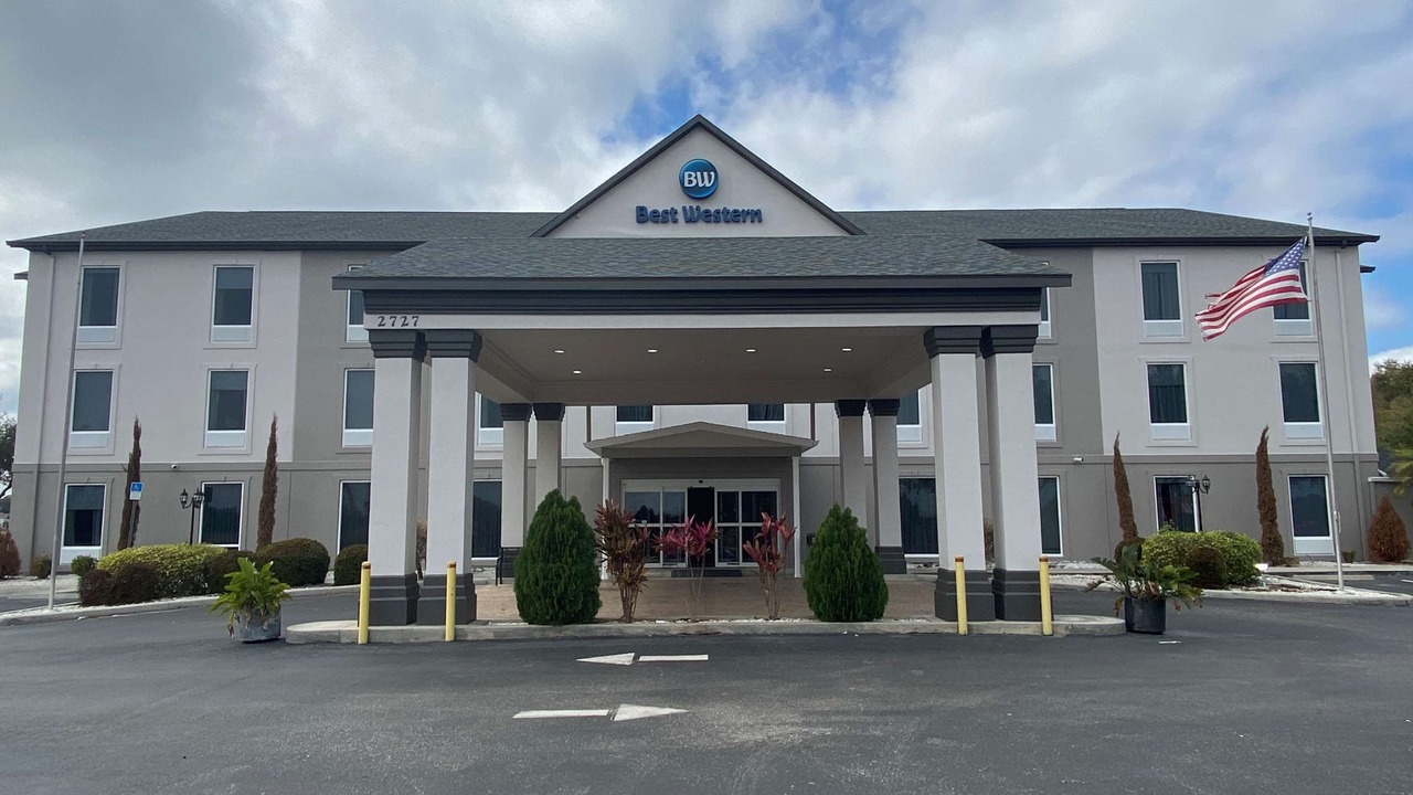 Photo of Buildings in Walker's Island