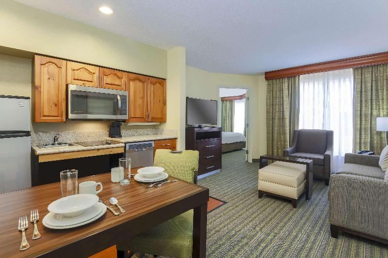 Photo of Livingroom in Feather Sound