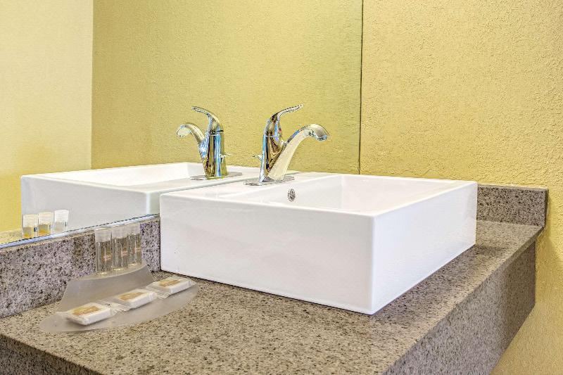 Photo of Bathroom in United Central