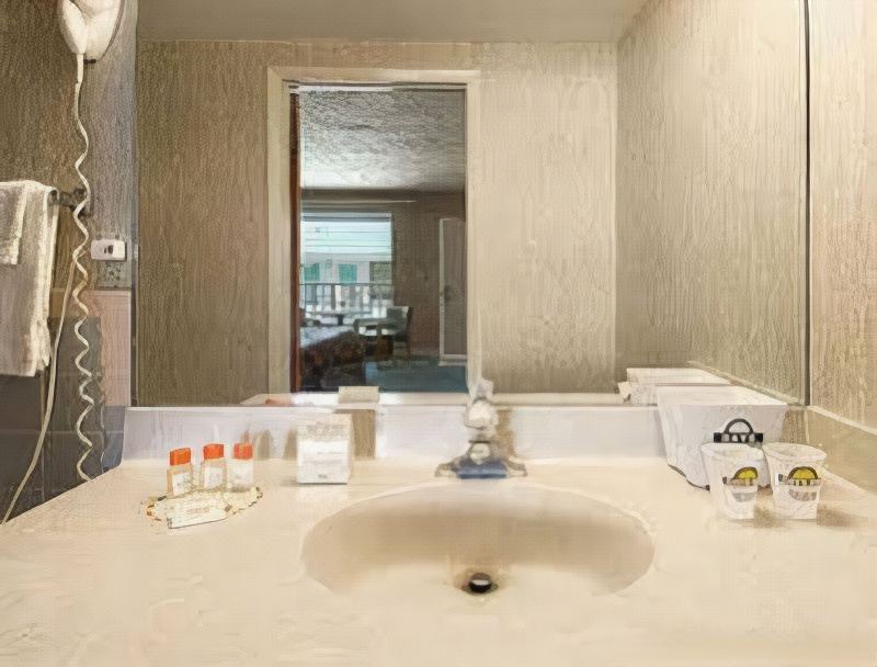 Photo of Bathroom in United Central