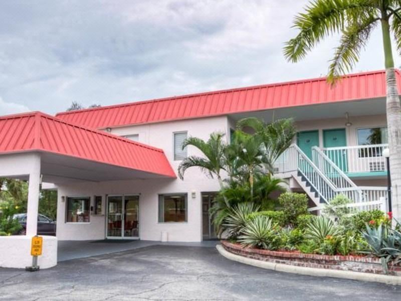 Photo of Buildings in Indian Beach Sapphire Shores