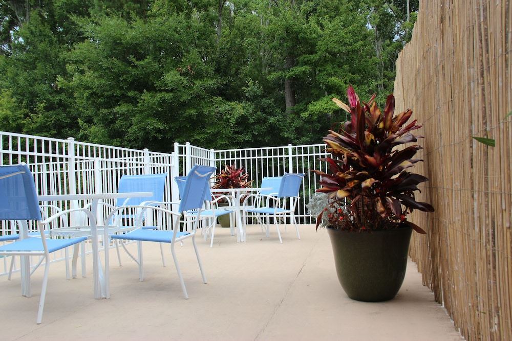 Photo of Patio Balcony in Doctors Inlet