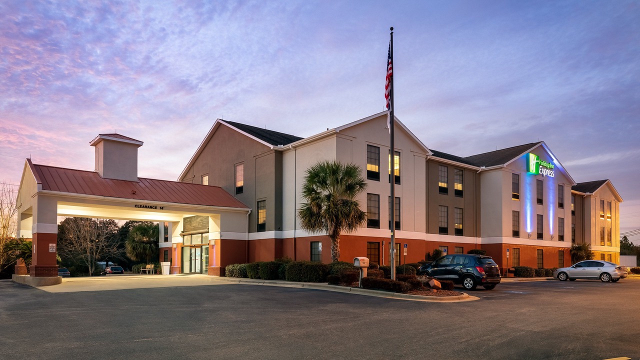 Photo of Buildings in Harold