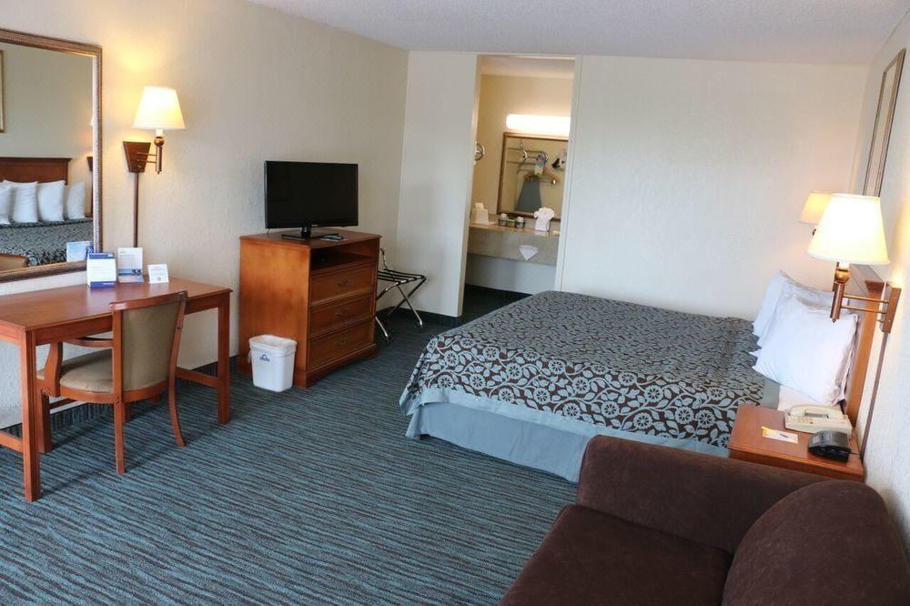 Photo of Livingroom in Titusville