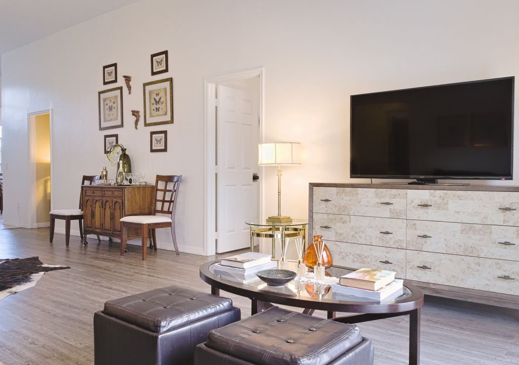 Photo of Livingroom in Windward Cay