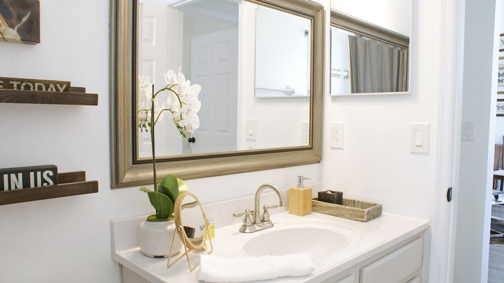 Photo of Bathroom in Windward Cay
