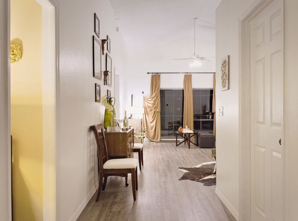 Photo of Livingroom in Windward Cay