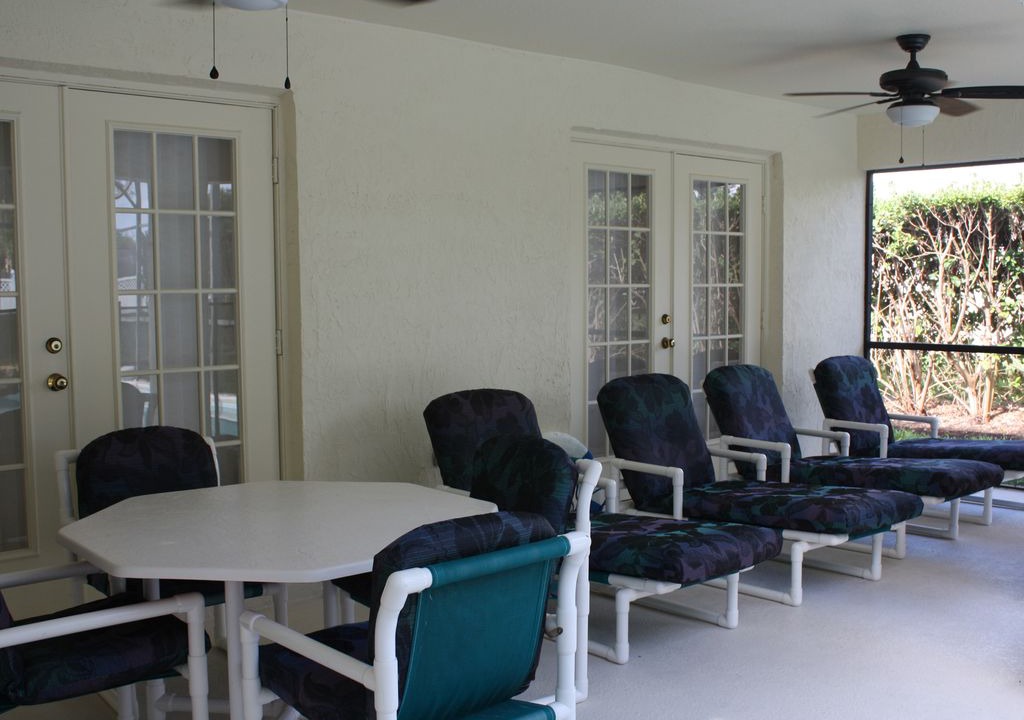 Photo of Livingroom in Greater Groves