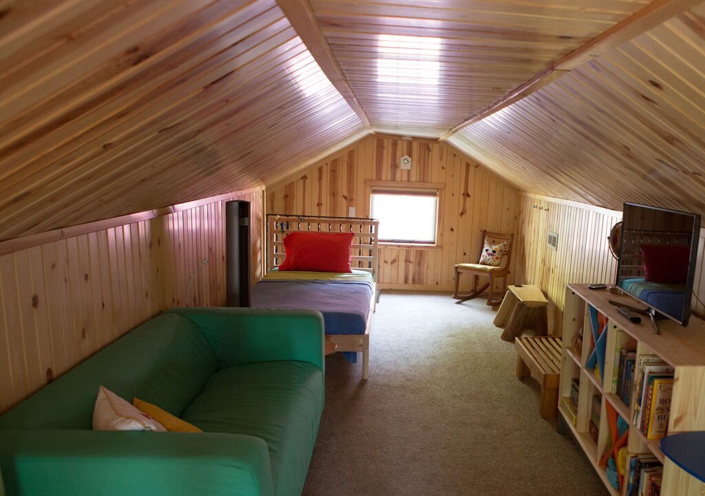 Photo of Livingroom in Windward Cay