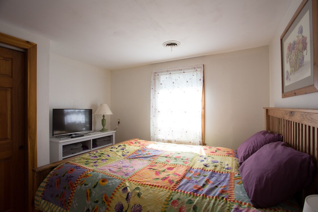 Photo of Bedroom in Windward Cay