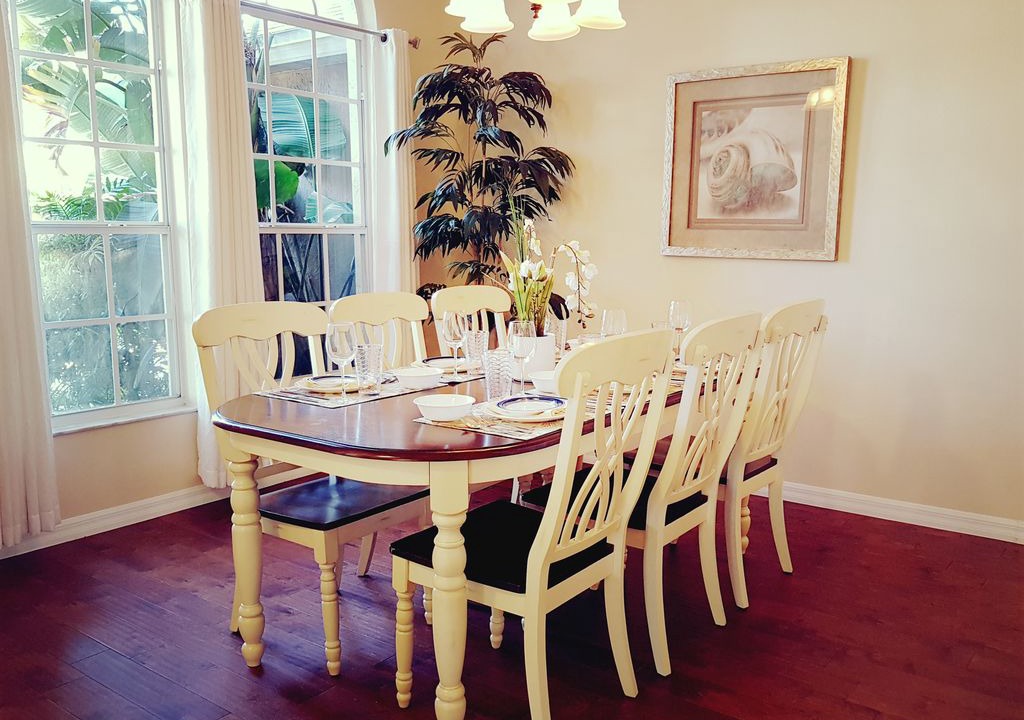 Photo of Livingroom in Greater Groves
