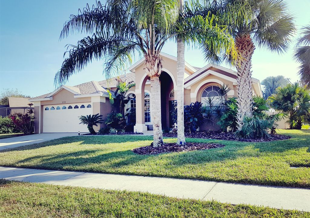 Photo of Buildings in Greater Groves