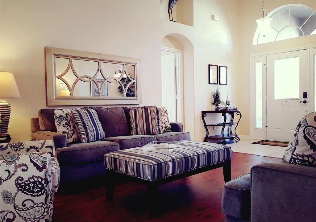 Photo of Livingroom in Greater Groves
