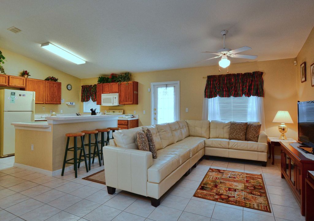 Photo of Livingroom in Greater Groves