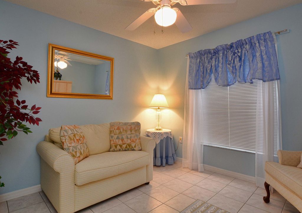 Photo of Livingroom in Greater Groves