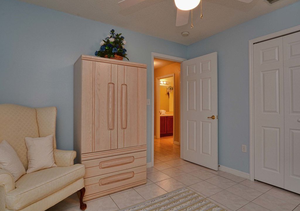 Photo of Livingroom in Greater Groves