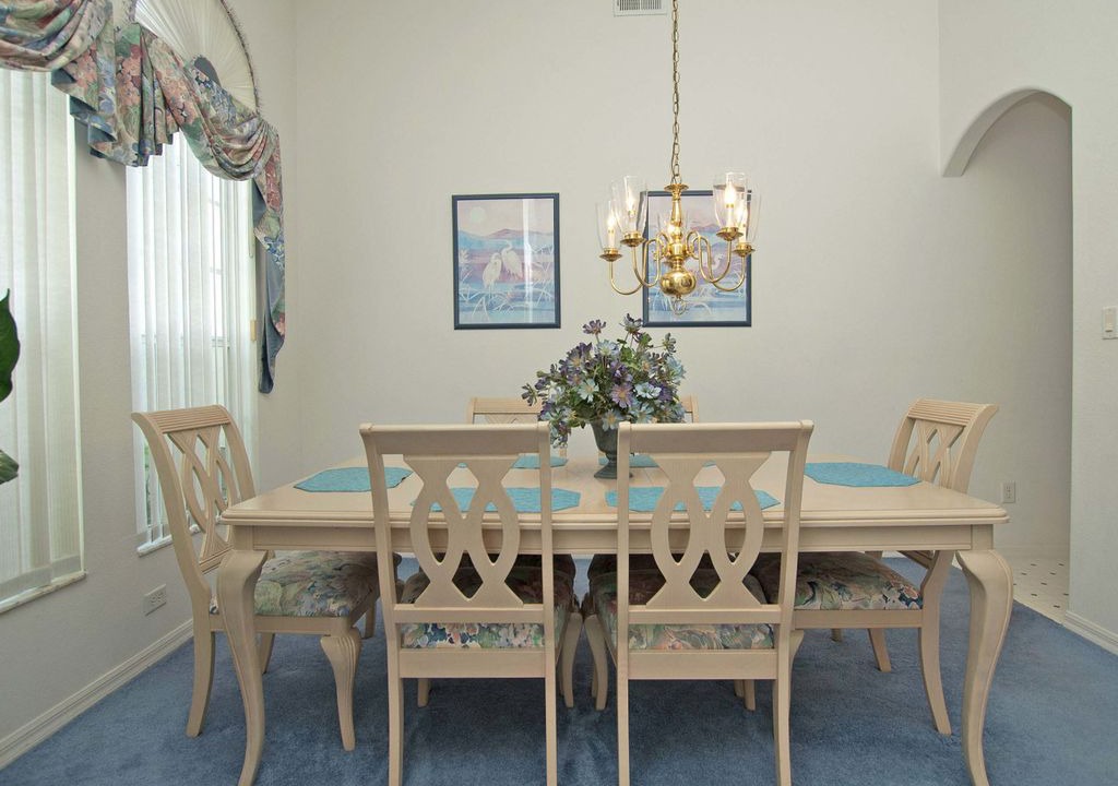 Photo of Livingroom in Greater Groves