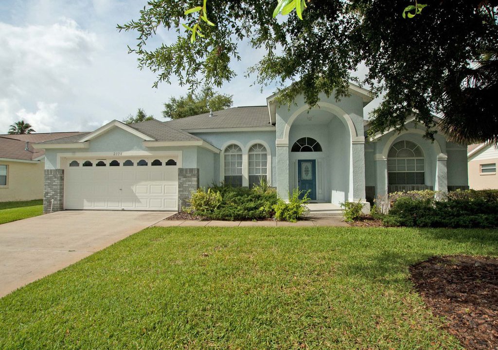 Photo of Buildings in Greater Groves
