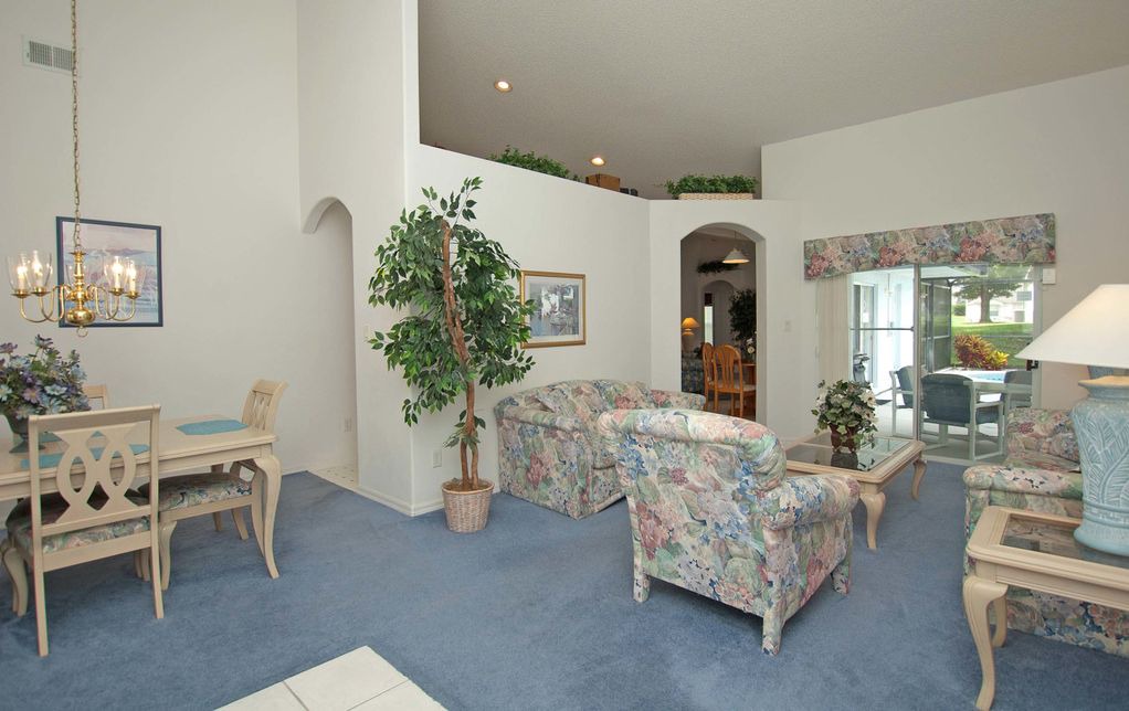 Photo of Livingroom in Greater Groves