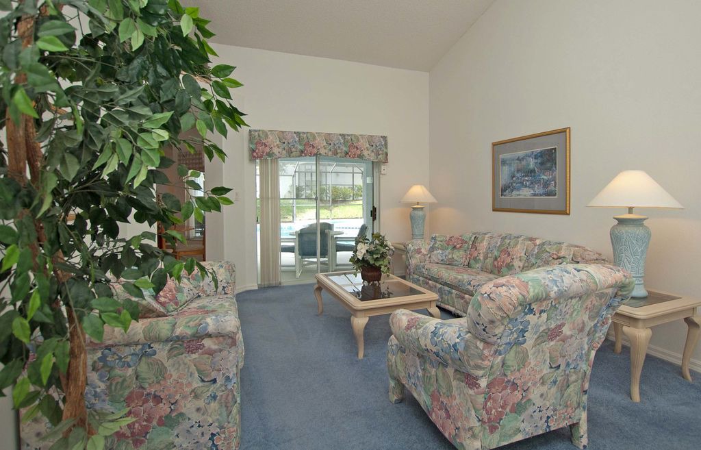 Photo of Livingroom in Greater Groves