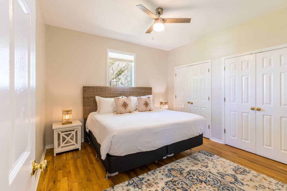 Photo of Bedroom in Gulfview Heights