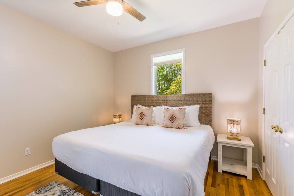 Photo of Bedroom in Gulfview Heights