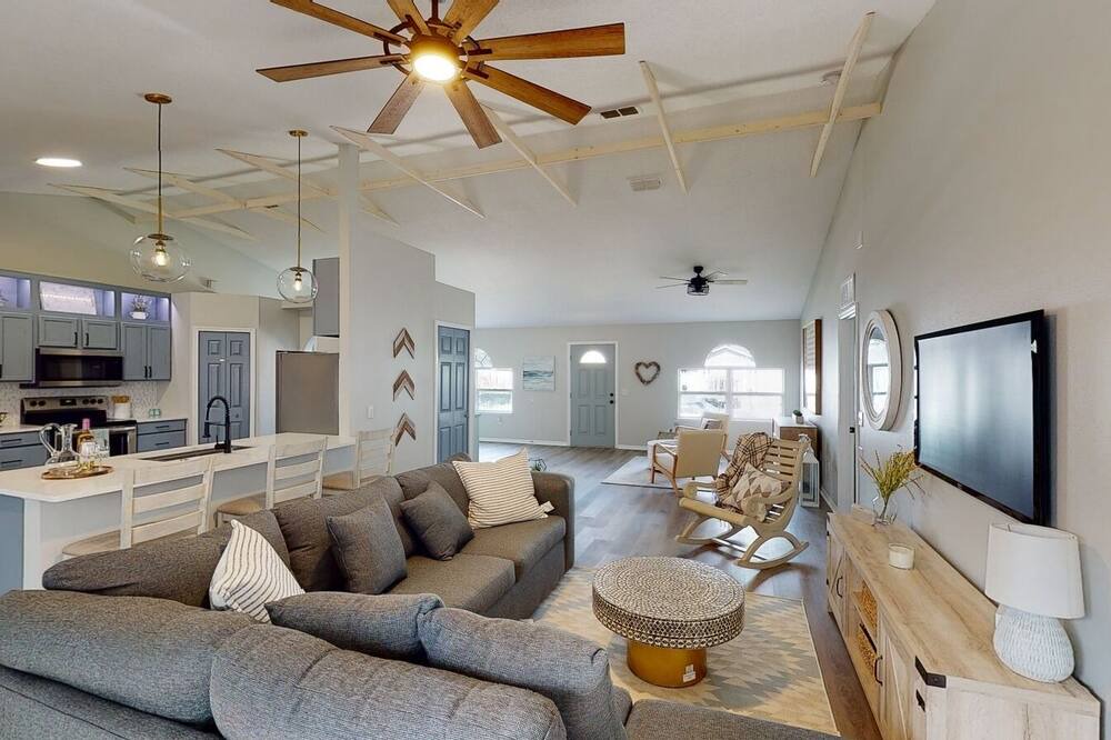 Photo of Livingroom in DeLand