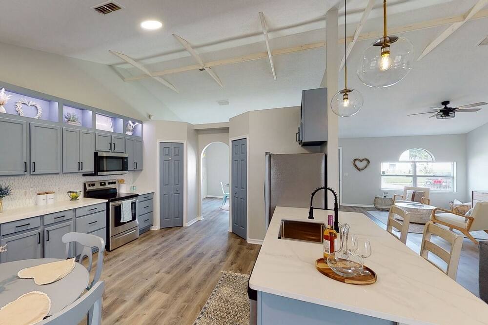 Photo of Livingroom in DeLand