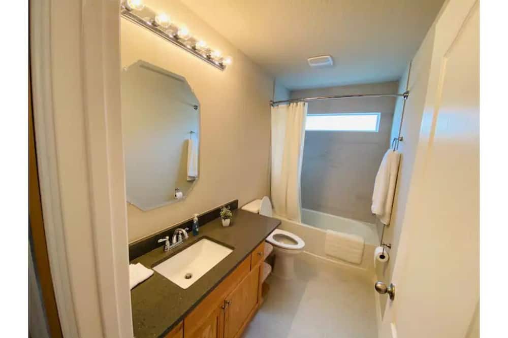 Photo of Bathroom in Royal Oak Golf Country Club