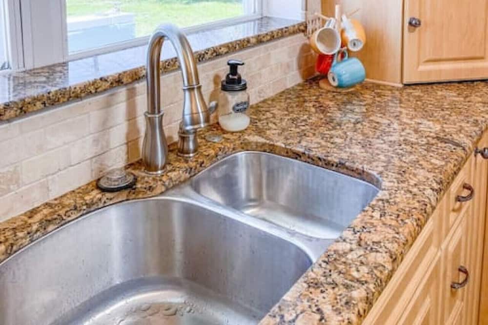 Photo of Kitchen in Grove City