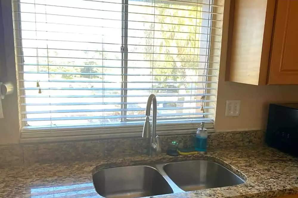 Photo of Kitchen in Egypt Lake-Leto