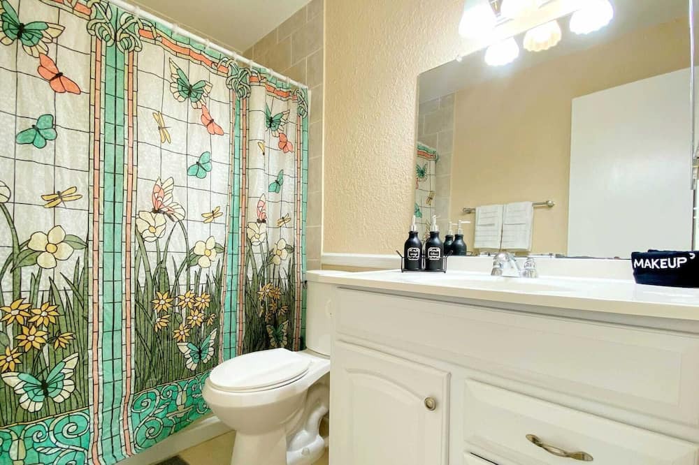 Photo of Bathroom in Egypt Lake-Leto