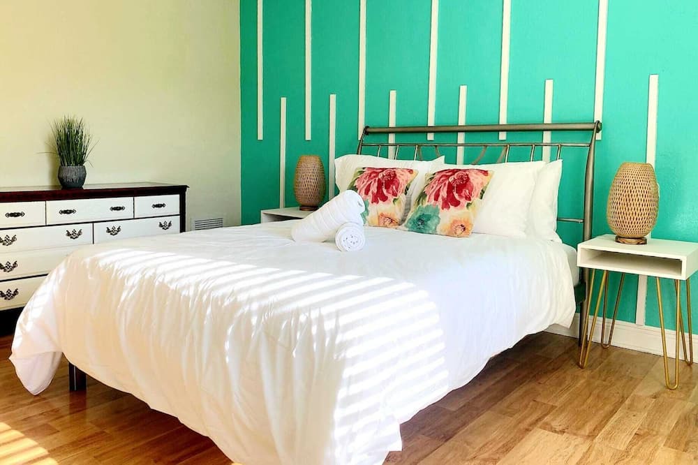 Photo of Bedroom in Egypt Lake-Leto
