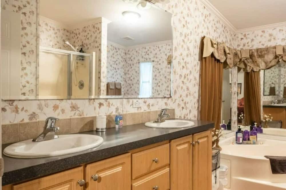 Photo of Bathroom in Ocklawaha